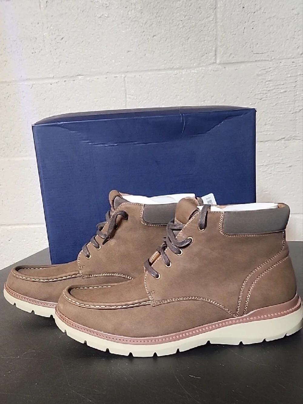 Dockers Men's Brown Lace-Up Chukka Boots